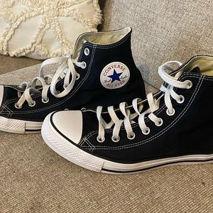 Black High Top Converse Mens 9 or Womens 11